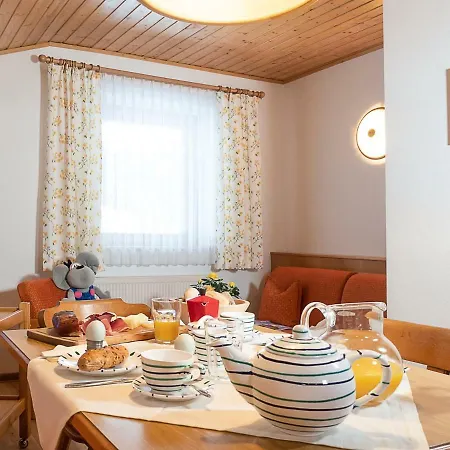 Haus Marianne Lägenhet Sankt Jakob in Defereggen